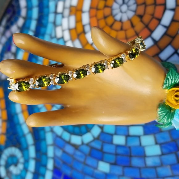 Jewelry - Classy Gemstones & Rhinestones Bracelet NWOT